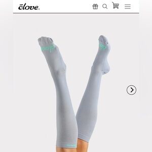 NWOT CLOVES COMPRESSION SOCKS